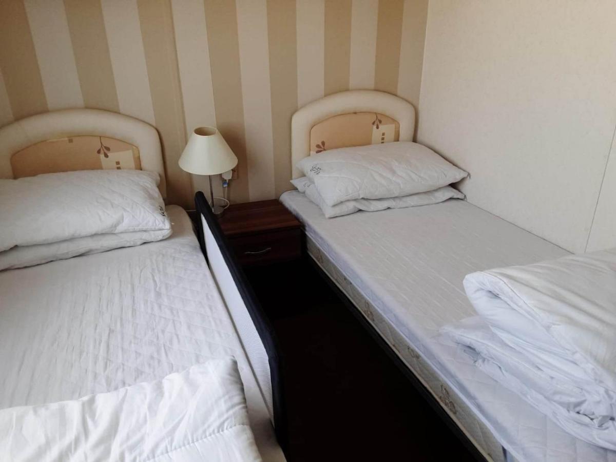 6 Berth Deluxe Caravan Pg73 Golden Palm 채플 세인트 레오나즈 외부 사진